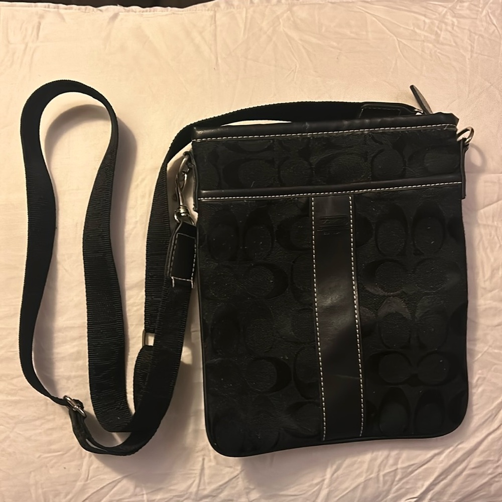 Coach crossbody black.